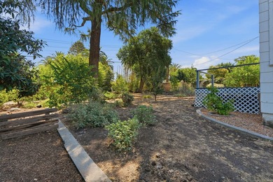 Full of character and charm, this beautifully maintained 1940 - photo 48