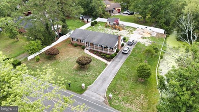 Enjoy the perfect blend of peaceful country living and - photo 3