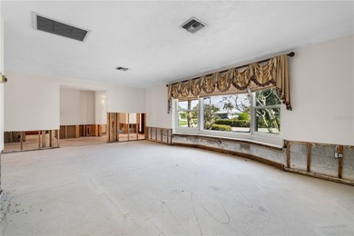 WATERFRONT HOME W/NEW ROOF ON OVERSIZED TIP LOT & EXTREMELY - photo 5