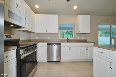 Welcome to this beautifully maintained Cape Coral home offering - photo 9