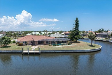 WATERFRONT HOME W/NEW ROOF ON OVERSIZED TIP LOT & EXTREMELY - photo 9