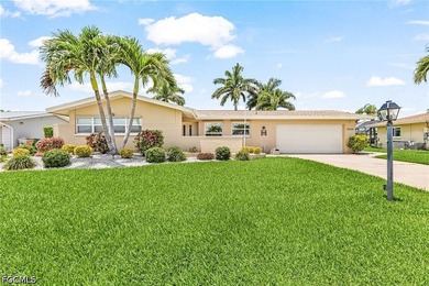 This beautifully updated residence offers 3 bedrooms, 2 - photo 3