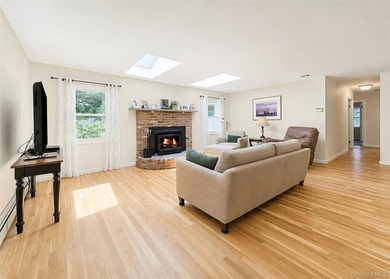 Welcome to 15 Seabrook Lane, Stony Brook A Masterfully Expanded - photo 3