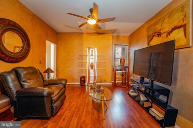 Spacious and well-maintained 5-bedroom, 2.5-bath home offering 2 - photo 8