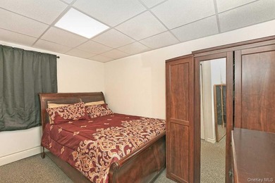 Welcome to 32 Coolidge located in desirable Bellmore. This 4/5 - photo 11