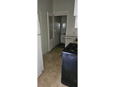 Great investment property! Gross income $60,000 year, separate - photo 13