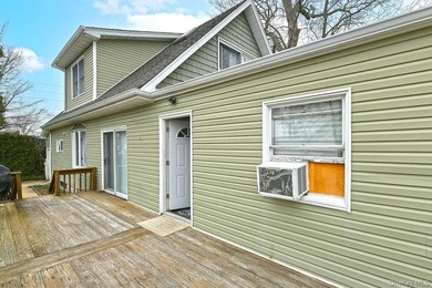 Welcome to 32 Coolidge located in desirable Bellmore. This 4/5 - photo 15