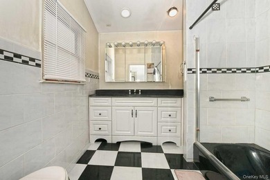 Welcome to 32 Coolidge located in desirable Bellmore. This 4/5 - photo 17