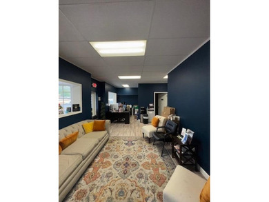 Located at 160 Waterloo Street SW in Aiken, this well-positioned - photo 5
