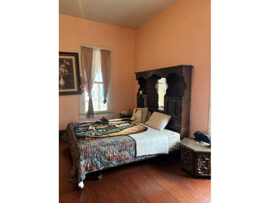 Property has 2 one bedroom, 1 bath apts. in the rear for rent - photo 7