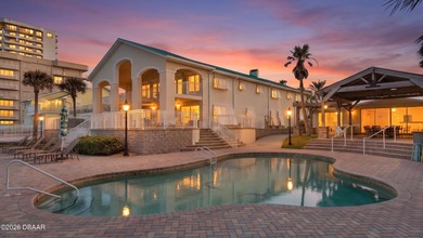 Rare 100' Wide Oceanfront Compound in Daytona Beach Shores! - photo 4