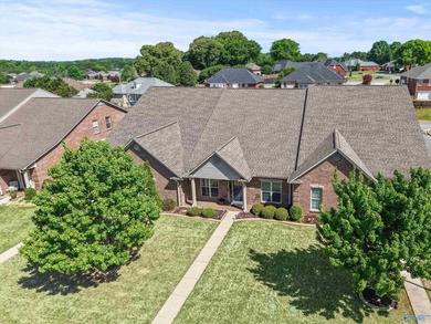 Move In Ready! Absolutely perfect condition with new paint - photo 4