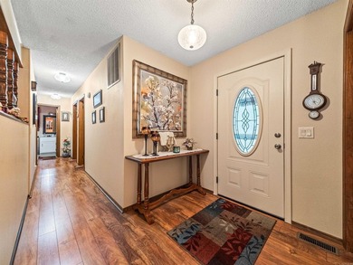 You will love this CHARMING updated 3 bed 2 bath home in - photo 6
