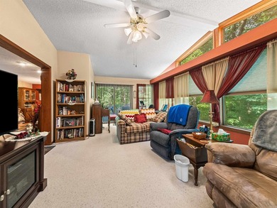 You will love this CHARMING updated 3 bed 2 bath home in - photo 8