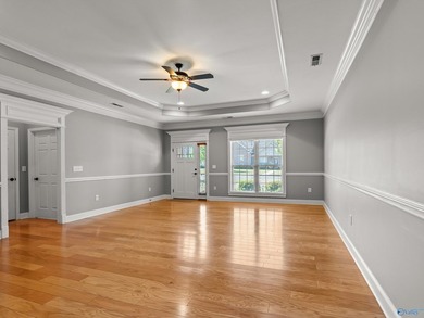Move In Ready! Absolutely perfect condition with new paint - photo 9