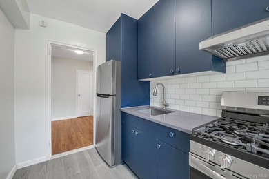 This beautifully updated 1 bedroom co-op offers the perfect - photo 6