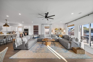 Welcome to this beautiful 4-bedroom, 3.5-bath lake home in the - photo 10