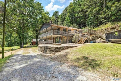 Escape to your own private retreat on Sugarland Lake, with - photo 2