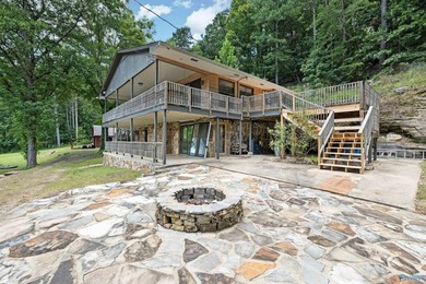 Escape to your own private retreat on Sugarland Lake, with - photo 3