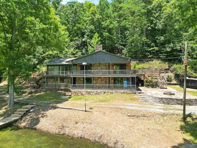 Escape to your own private retreat on Sugarland Lake, with - photo 7