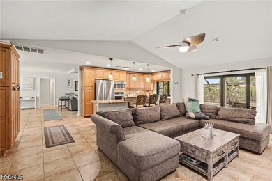 LOCATION, LOCATION, LOCATION! Welcome to this exceptional Direct - photo 8