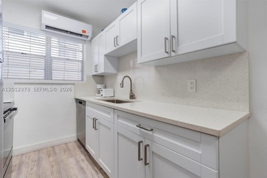 Beautifully furnished and move-in ready, this turnkey studio - photo 11