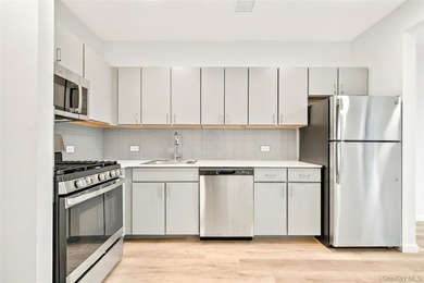 Welcome to the Soundview Park Townhouses. This is a New - photo 12