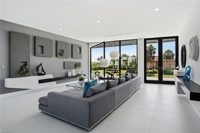 Discover this spectacular modern mid-century estate in the - photo 5