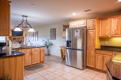 Highly desirable *05* unit condo in an excellent location! This - photo 10