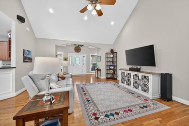 Beautifully maintained and thoughtfully designed, this - photo 9