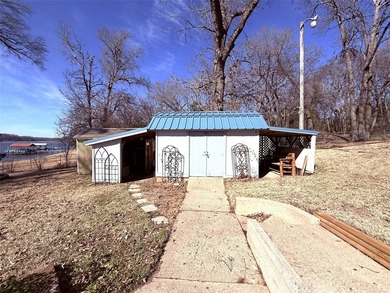 Winnsboro - Wood County Texas ~ 3 bedroom, 2 bath waterfront - photo 10