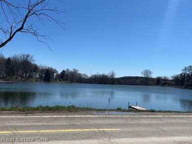 Bunny Run Lake Lot Sale Pending in Lake Orion Michigan