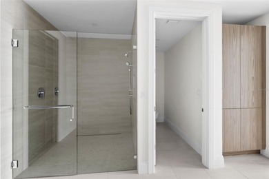 One or more photo(s) has been virtually staged. One or more