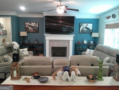 Feel right at home with this beautiful 3,000+ sqft home which - photo 13
