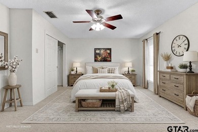 This comfortable home is nestled back in the pine trees on a - photo 14