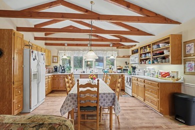 Brand new floors in this beautiful, expansive, 4 bedroom, 5.5 - photo 14