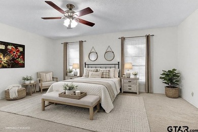 This comfortable home is nestled back in the pine trees on a - photo 15