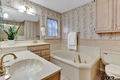 This comfortable home is nestled back in the pine trees on a - photo 16