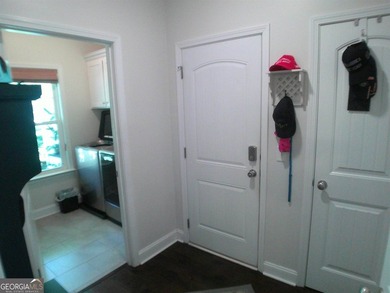 Feel right at home with this beautiful 3,000+ sqft home which - photo 18