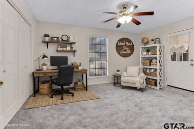 This comfortable home is nestled back in the pine trees on a - photo 19