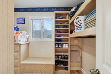 Brand new floors in this beautiful, expansive, 4 bedroom, 5.5 - photo 21