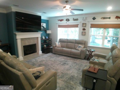 Feel right at home with this beautiful 3,000+ sqft home which - photo 25