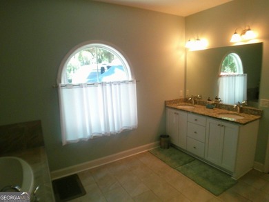 Feel right at home with this beautiful 3,000+ sqft home which - photo 29
