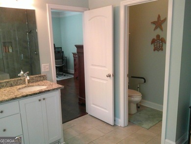 Feel right at home with this beautiful 3,000+ sqft home which - photo 31