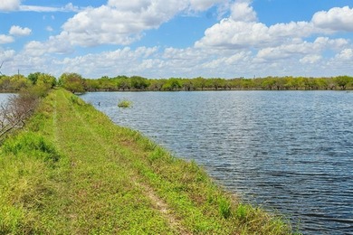 Rancho Zayas is a premier 503 acre high-fenced hunting & - photo 2