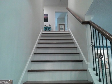 Feel right at home with this beautiful 3,000+ sqft home which - photo 34
