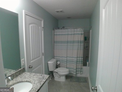 Feel right at home with this beautiful 3,000+ sqft home which - photo 36
