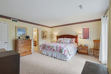 Brand new floors in this beautiful, expansive, 4 bedroom, 5.5 - photo 49