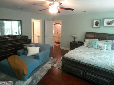 Feel right at home with this beautiful 3,000+ sqft home which - photo 49