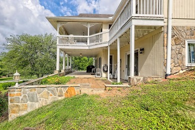 Brand new floors in this beautiful, expansive, 4 bedroom, 5.5 - photo 59